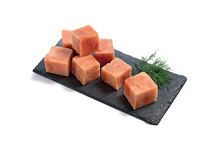 Cube de filets de saumon rose ou Kéta du Pacifique