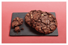 Maxi cookie cacao aux trois chocolats