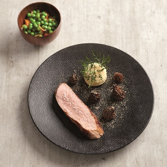 Quasi de veau aux morilles et petits pois à la francaise