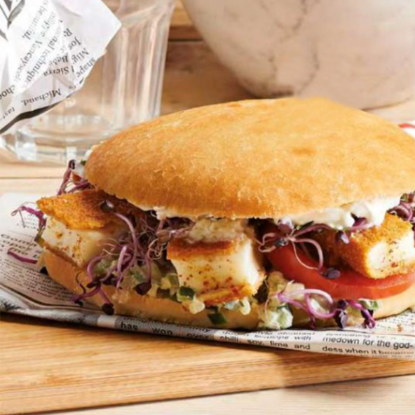 Burger poulet, tomates, mozzarella et estragon