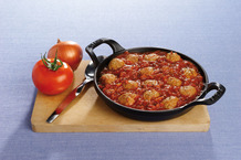 Boulette au boeuf cuite et compotée tomate-oignon